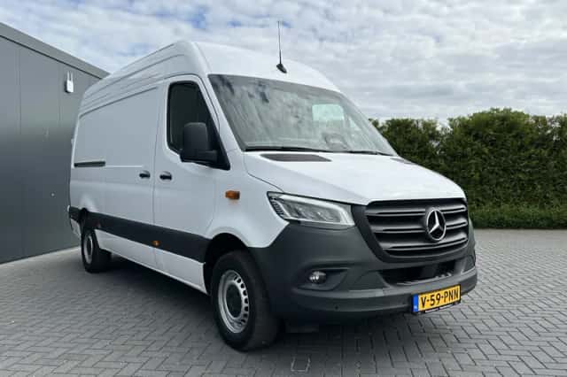Mercedes-Benz Sprinter (2024) thumbnail 3