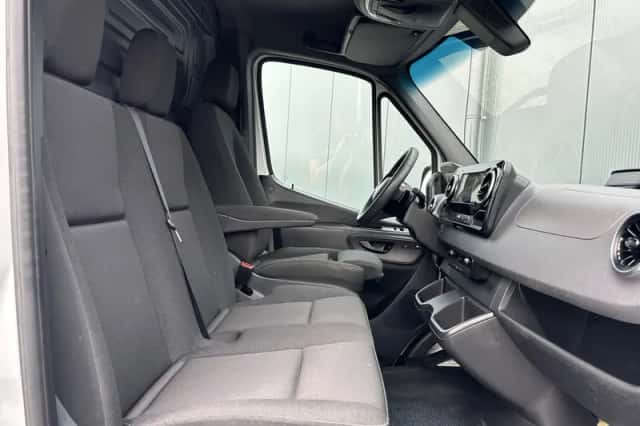 Mercedes-Benz Sprinter (2024) thumbnail 5