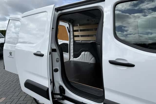 Peugeot Partner (2023) thumbnail 6