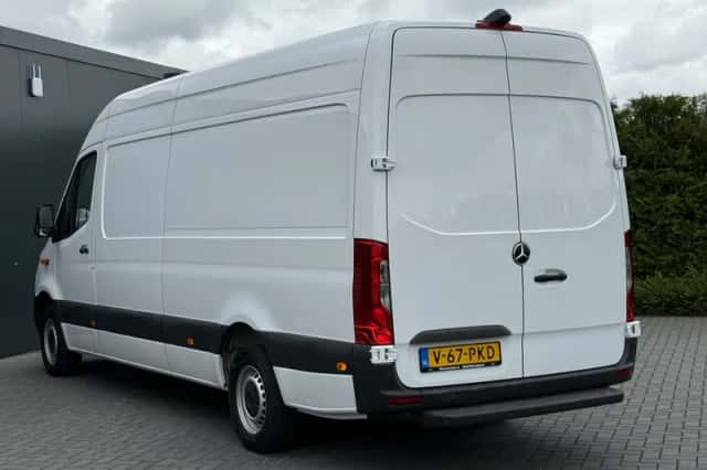 Mercedes-Benz Sprinter (2023) thumbnail 4