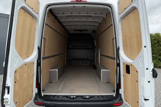 Mercedes-Benz Sprinter (2023) thumbnail 5