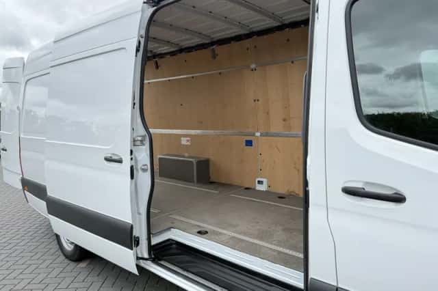 Mercedes-Benz Sprinter (2023) thumbnail 6