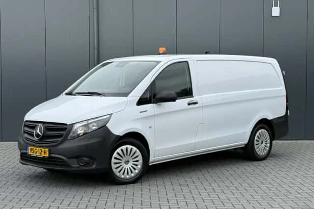 Mercedes-Benz eVito (2023) thumbnail 1