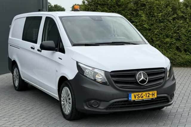 Mercedes-Benz eVito (2023) thumbnail 3