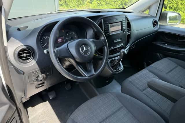 Mercedes-Benz Vito (2021) thumbnail 6
