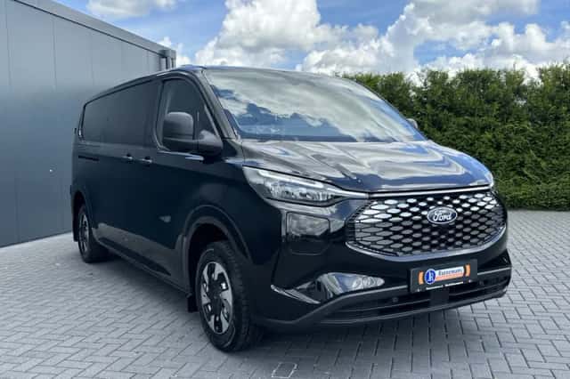 Ford E-Transit (2026) thumbnail 4
