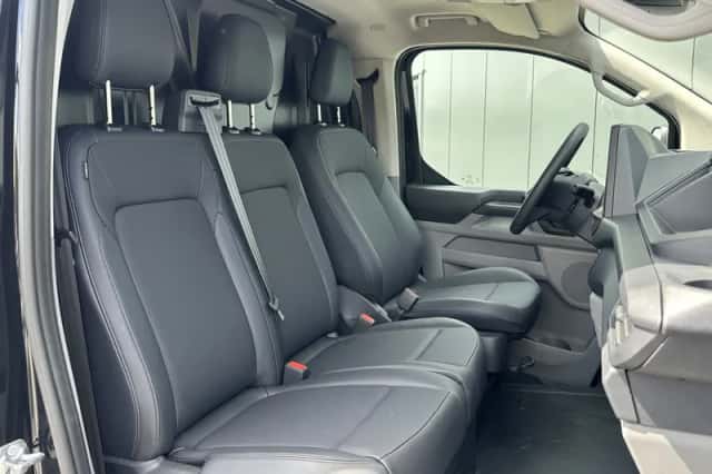 Ford E-Transit (2026) thumbnail 6