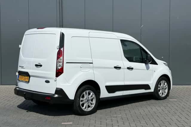 Ford Transit (2022) thumbnail 2