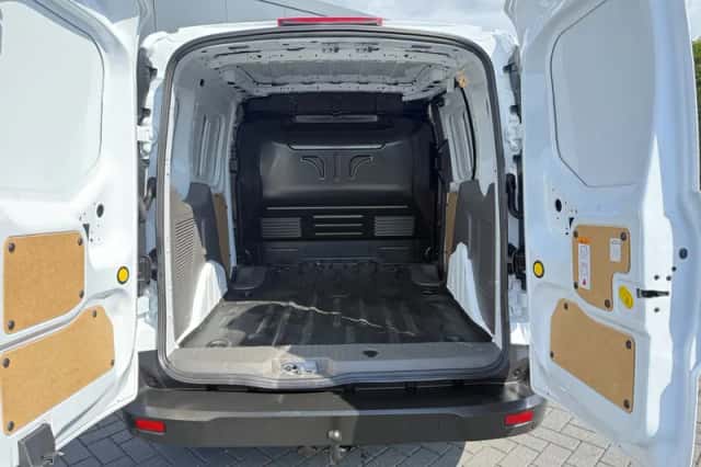 Ford Transit (2022) thumbnail 5