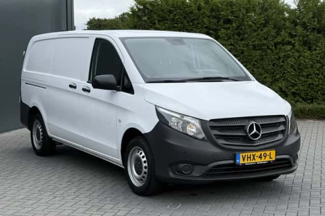 Mercedes-Benz Vito (2021) thumbnail 3