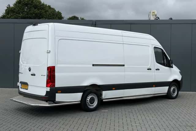 Mercedes-Benz Sprinter (2019) thumbnail 2