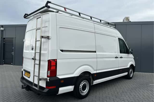 Volkswagen Crafter (2022) thumbnail 2