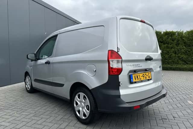 Ford Transit (2021) thumbnail 4