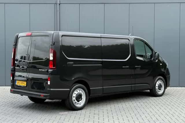 Renault Trafic (2021) thumbnail 2