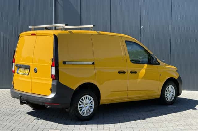 Volkswagen Caddy (2023) thumbnail 2
