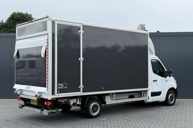 Renault Master (2019) thumbnail 2