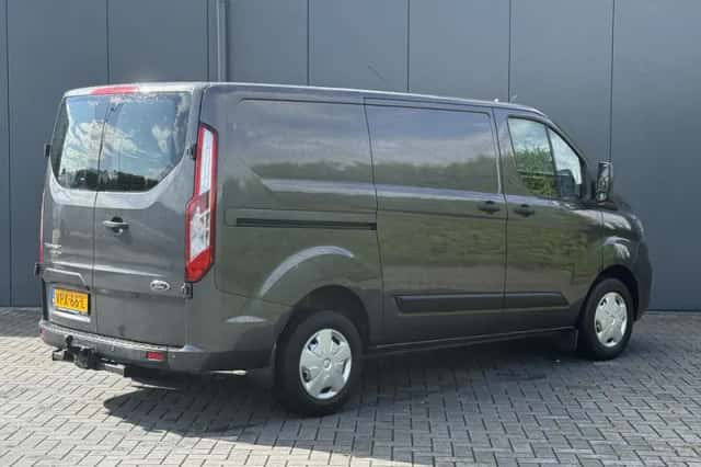 Ford Transit (2022) thumbnail 2