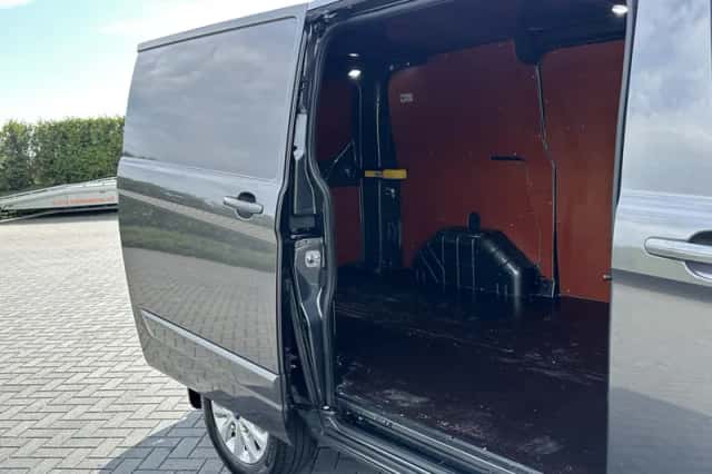 Ford Transit (2022) thumbnail 6
