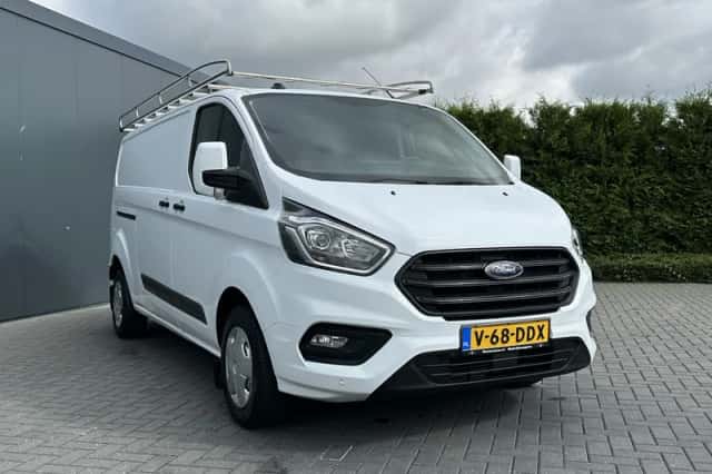 Ford Transit (2023) thumbnail 3