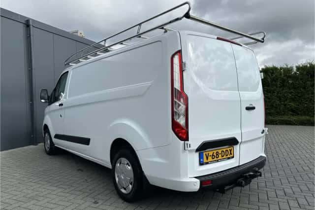 Ford Transit (2023) thumbnail 4