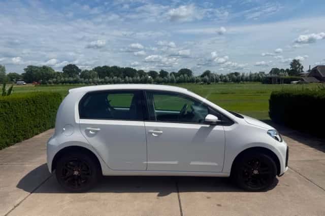 Volkswagen Up! (2019) thumbnail 1