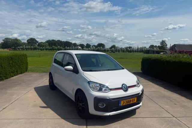 Volkswagen Up! (2019) thumbnail 2