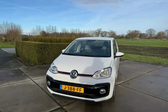 Volkswagen Up! (2019) thumbnail 3