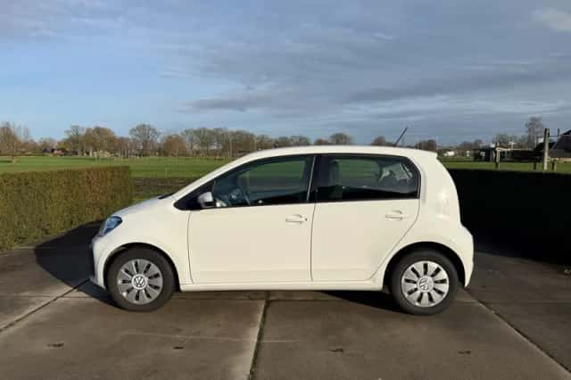 Volkswagen Up! (2019) thumbnail 6