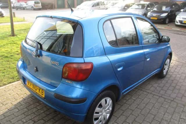 Toyota Yaris (2003) thumbnail 4