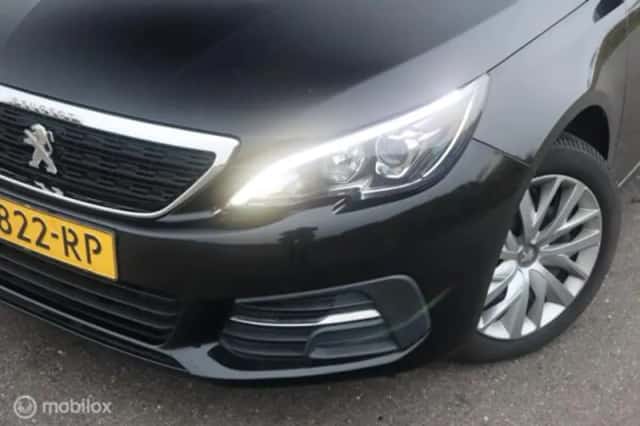 Peugeot 308 (2020) thumbnail 2