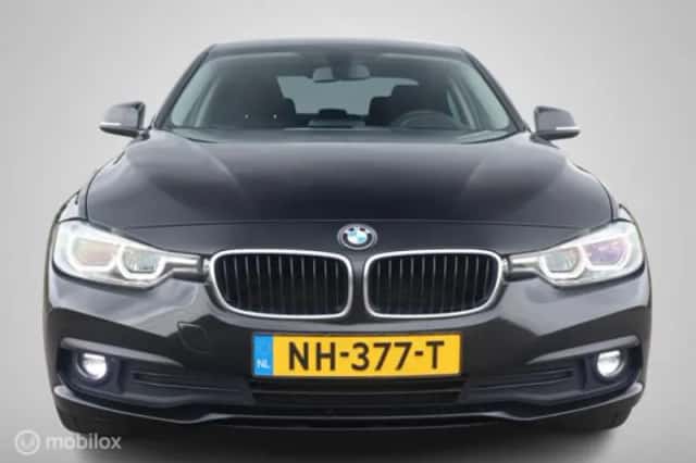 BMW 3-Serie (2017) thumbnail 4