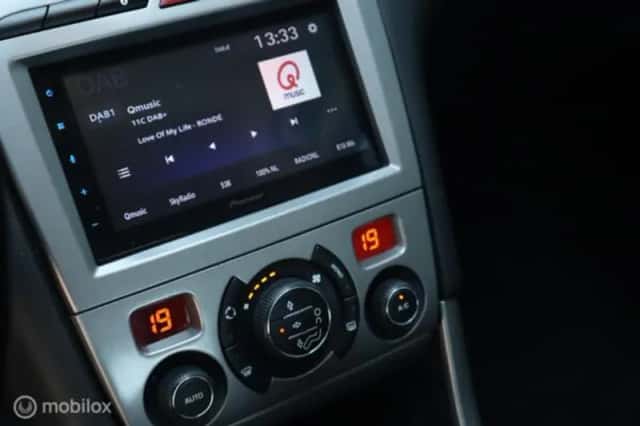 Peugeot 308 (2010) thumbnail 11