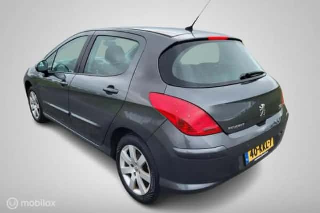 Peugeot 308 (2010) thumbnail 19