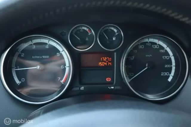 Peugeot 308 (2010) thumbnail 7