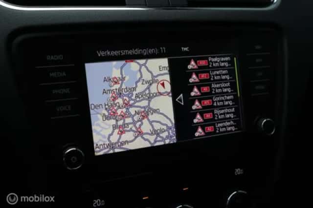 Škoda Octavia (2019) thumbnail 11