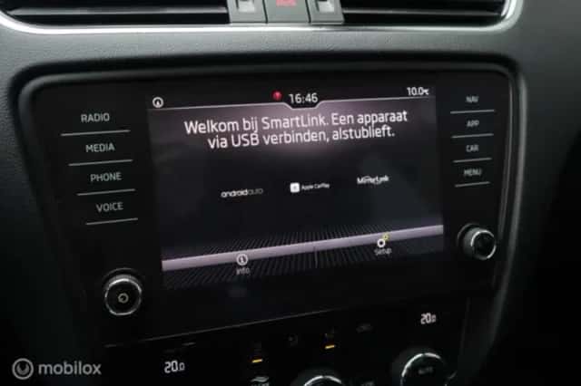 Škoda Octavia (2019) thumbnail 13