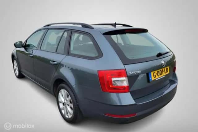 Škoda Octavia (2019) thumbnail 18