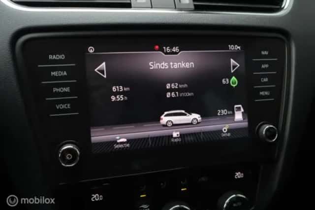 Škoda Octavia (2019) thumbnail 30