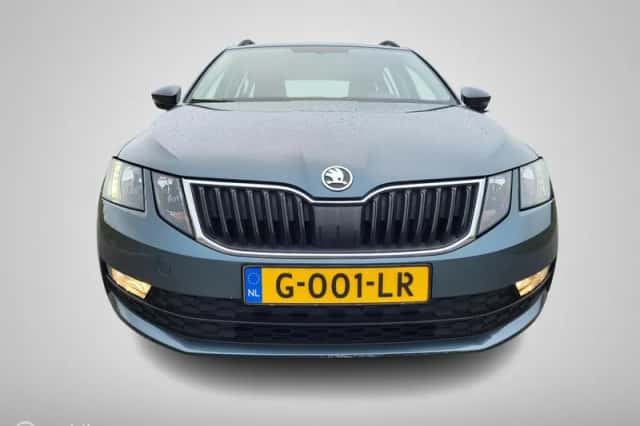 Škoda Octavia (2019) thumbnail 4
