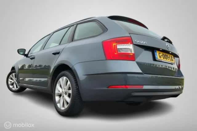 Škoda Octavia (2019) thumbnail 41