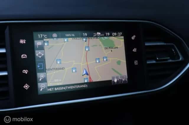 Peugeot 308 (2017) thumbnail 13