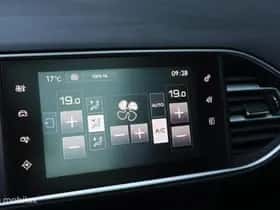 Peugeot 308 (2017) thumbnail 14