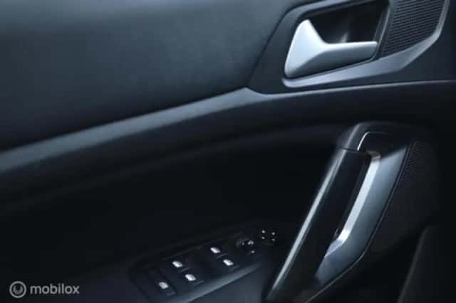 Peugeot 308 (2017) thumbnail 17