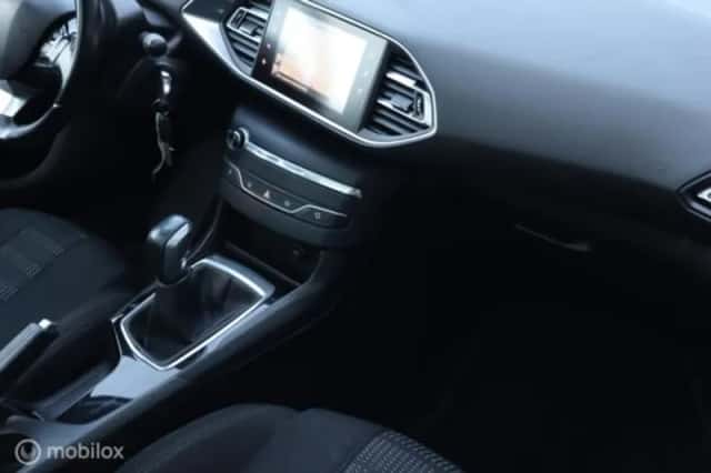 Peugeot 308 (2017) thumbnail 28