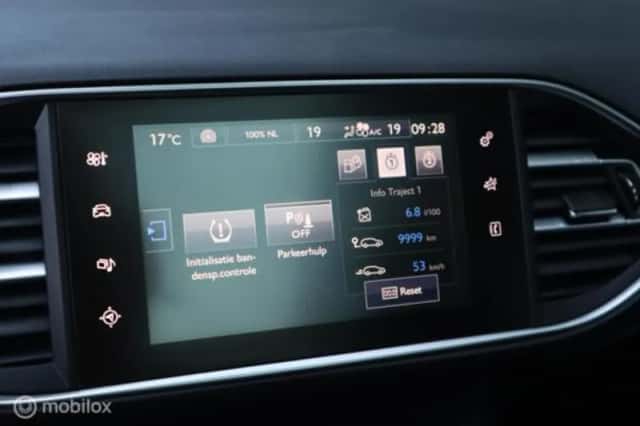 Peugeot 308 (2017) thumbnail 32