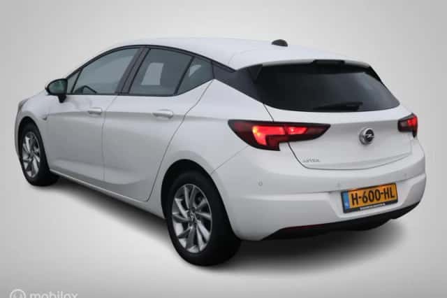 Opel Astra (2020) thumbnail 3