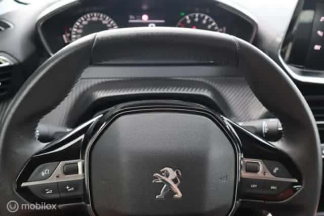 Peugeot 208 (2022) thumbnail 11