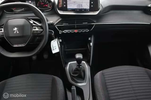 Peugeot 208 (2022) thumbnail 14