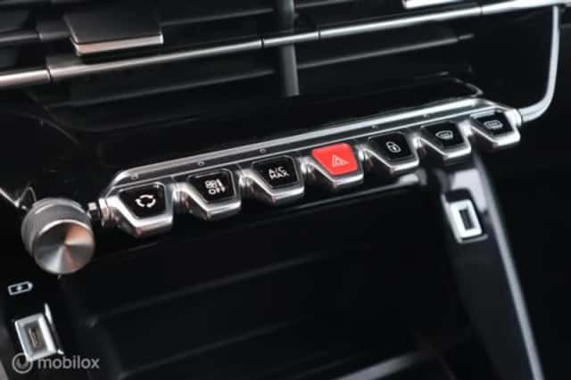 Peugeot 208 (2022) thumbnail 16