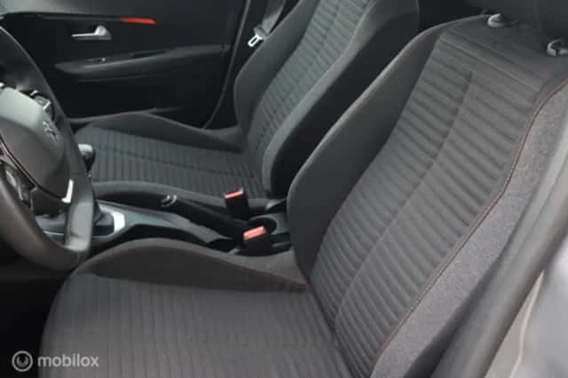 Peugeot 208 (2022) thumbnail 19